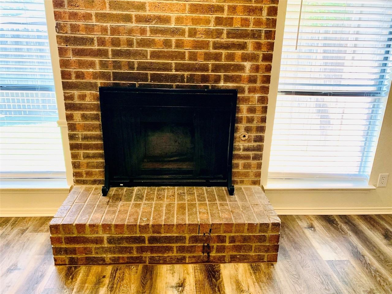 2305 Kingsford Ct - Photo 6 of 15
