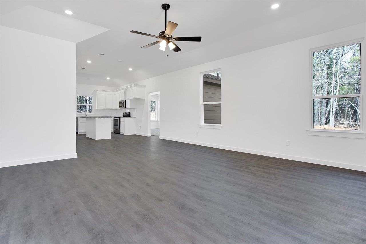 1483 Cathey Dr - Photo 2 of 9