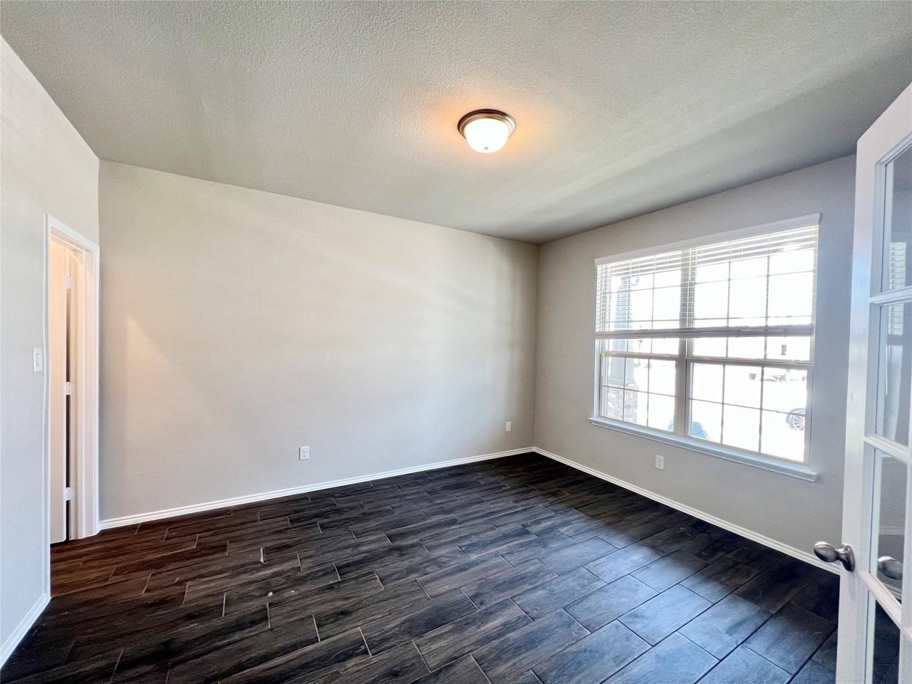 1300 El Sol Blvd - Photo 2 of 12