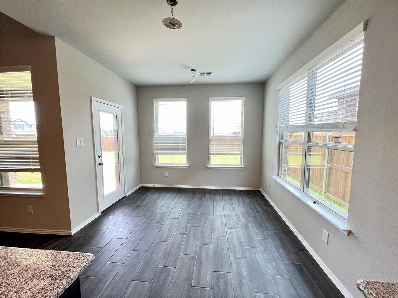 1300 El Sol Blvd - Photo 5 of 12