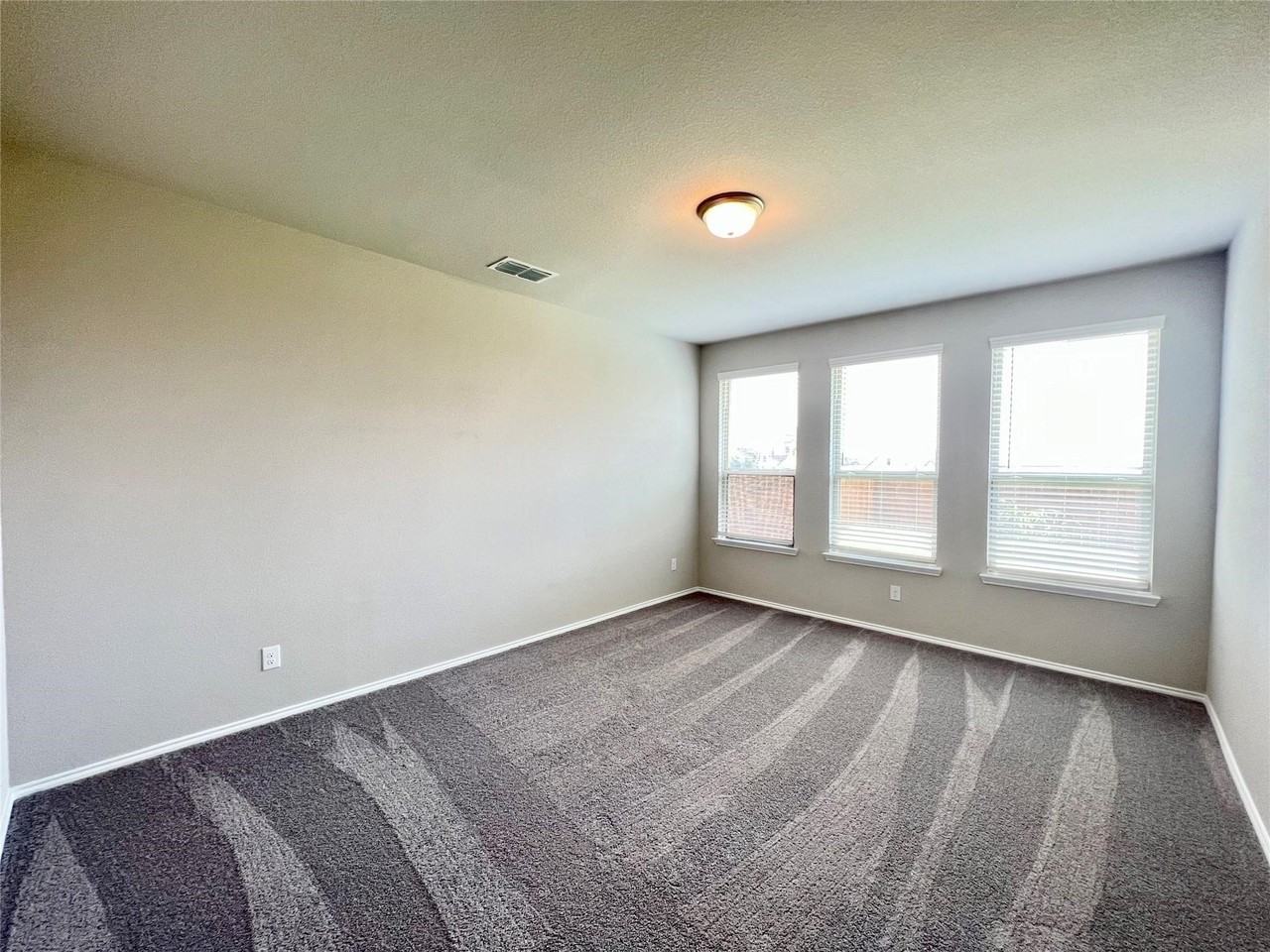 1300 El Sol Blvd - Photo 6 of 12