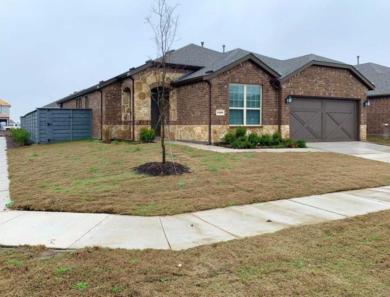 1428 Summit View Ln - Photo 2 of 13