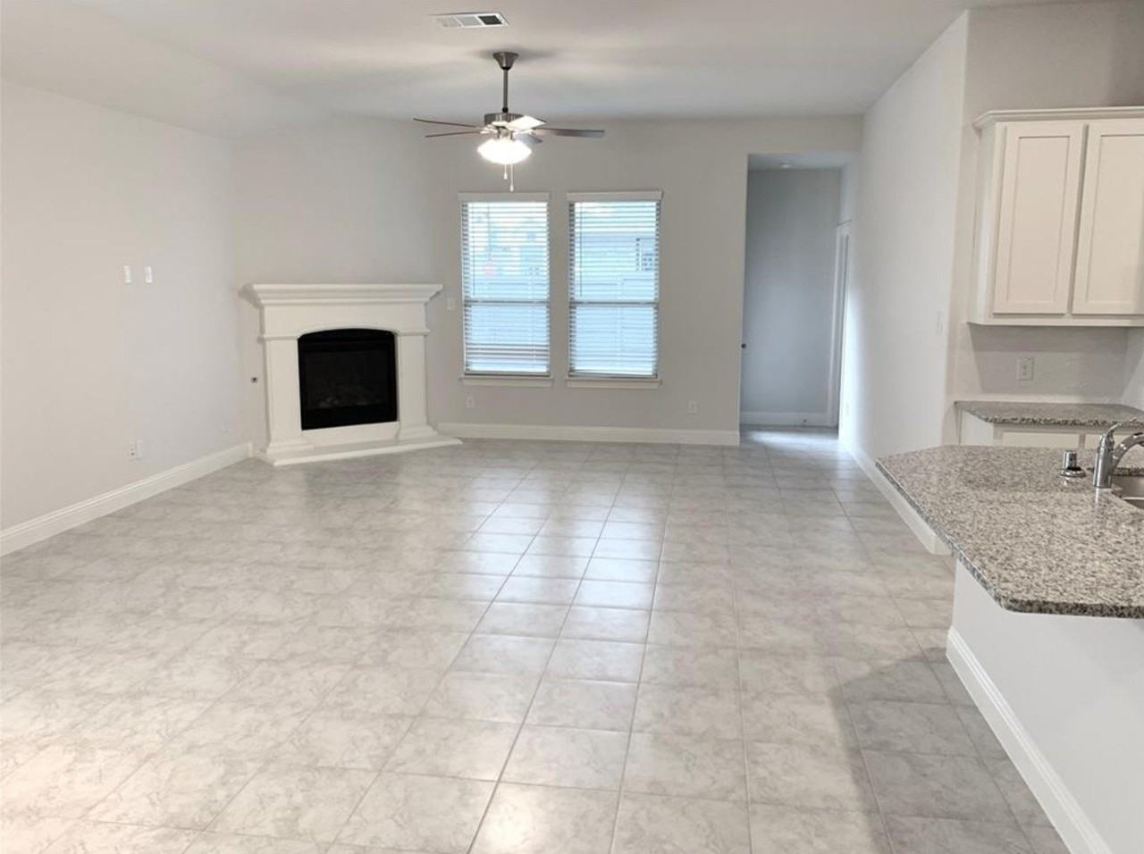 1428 Summit View Ln - Photo 3 of 13