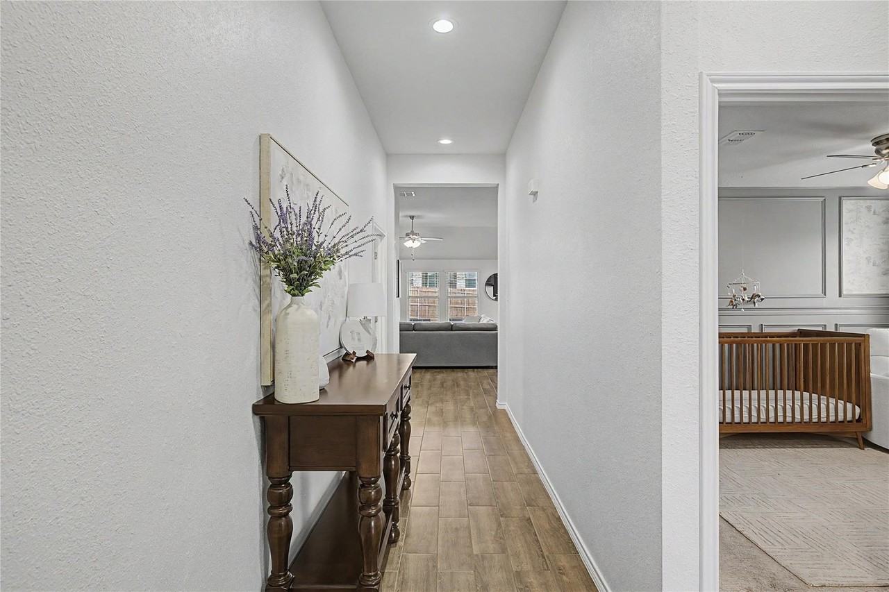 1825 Agarito Dr - Photo 4 of 34