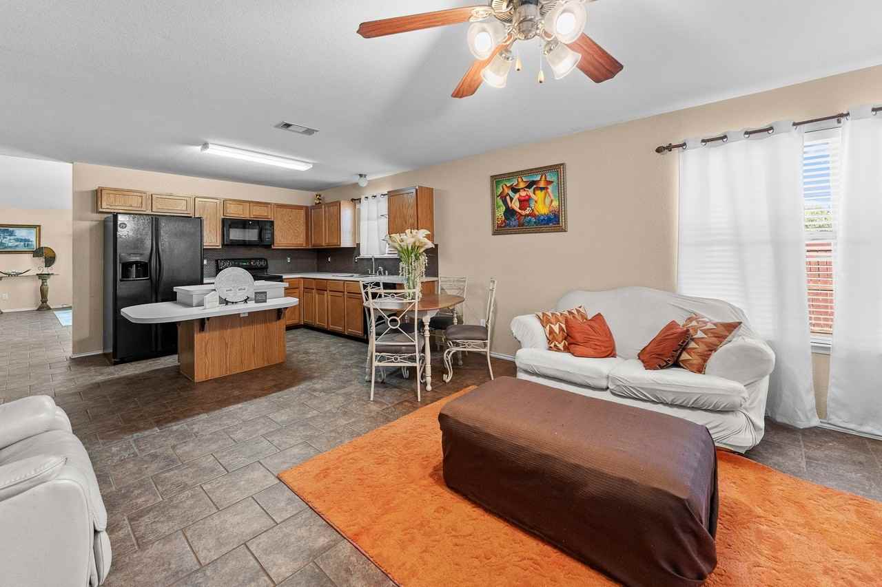 729 Pheasant Rd - Photo 3 of 18