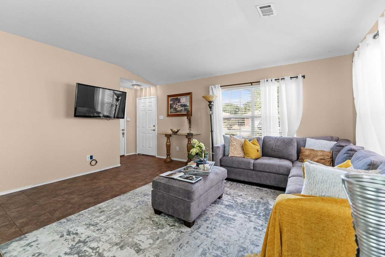 729 Pheasant Rd - Photo 6 of 18
