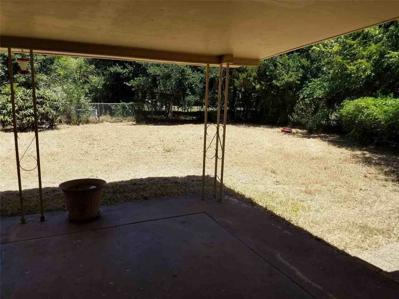 702 Jones St - Photo 2 of 14