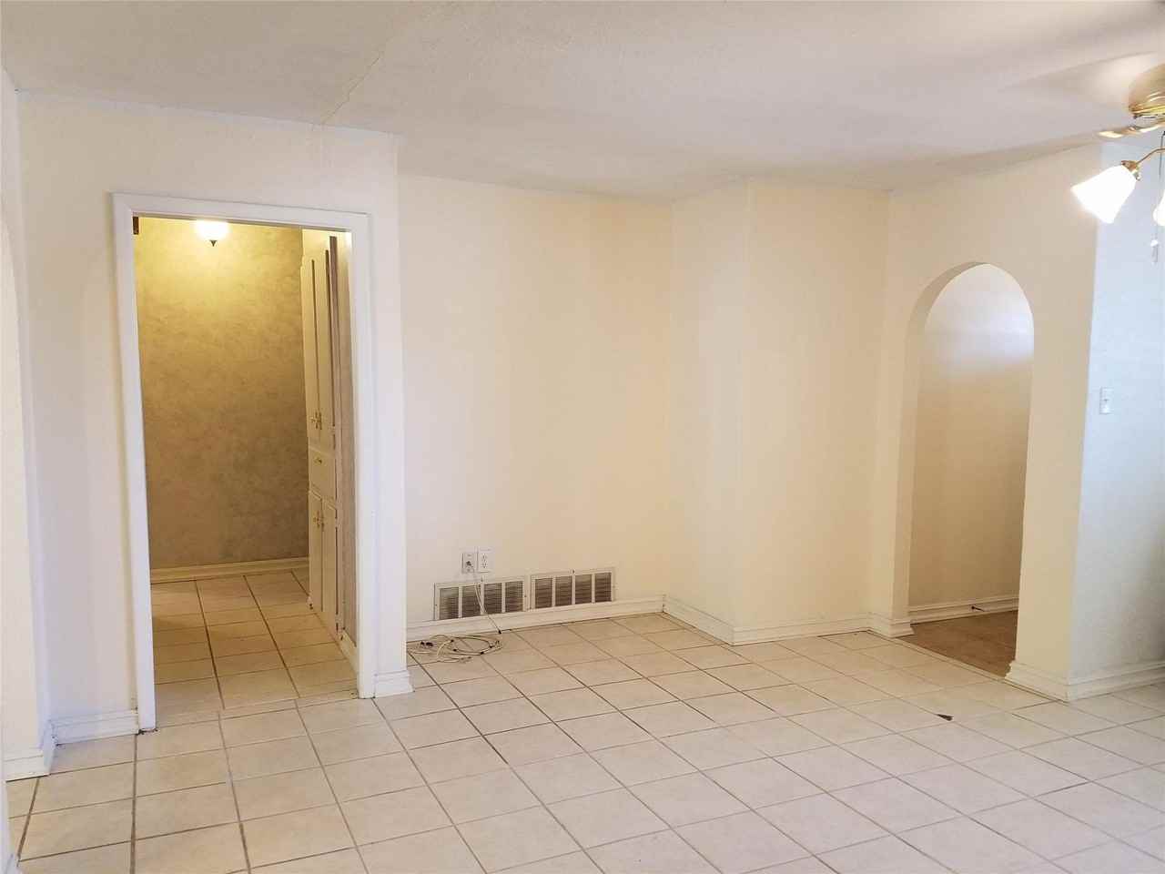 702 Jones St - Photo 3 of 14