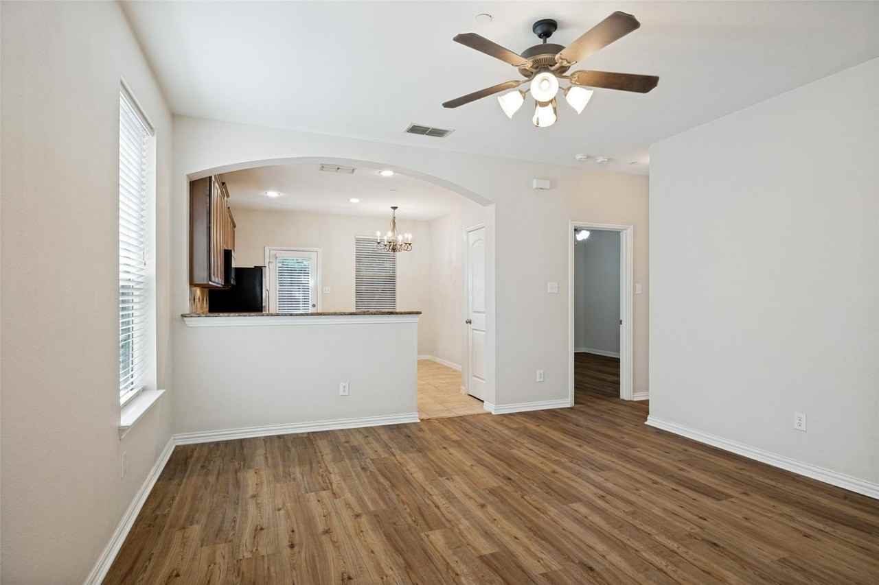 7925 Hannah St - Photo 6 of 24