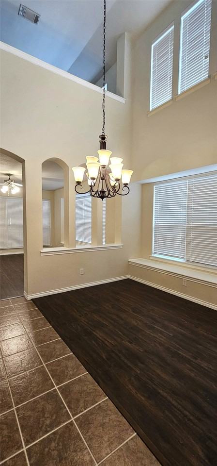 1117 Caudle Ln - Photo 4 of 21