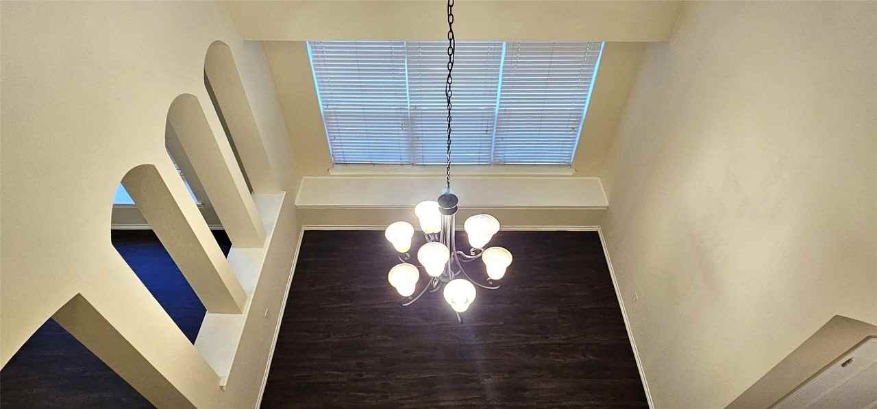 1117 Caudle Ln - Photo 5 of 21