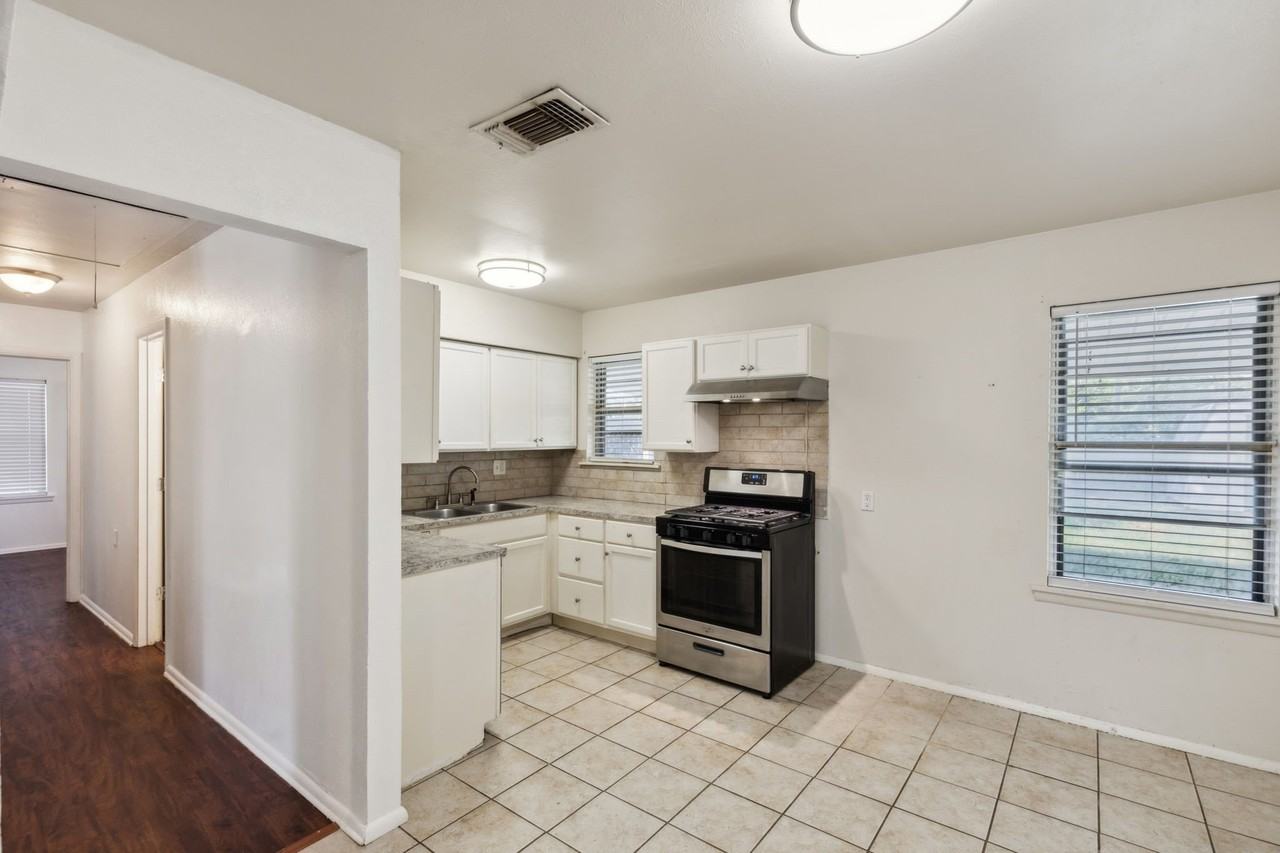 809 Helen Dr - Photo 5 of 25