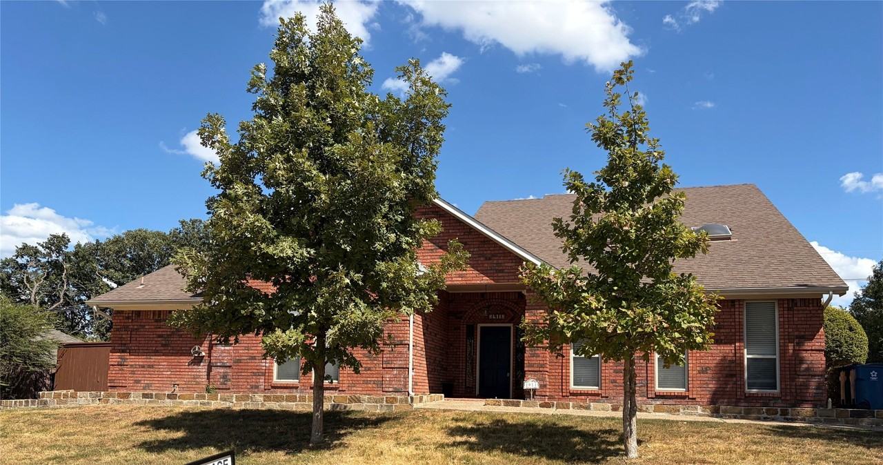1911 Buffalo Bend Dr - Photo 2 of 24
