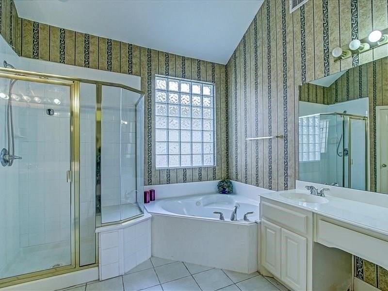 1617 Thompson Dr - Photo 7 of 13