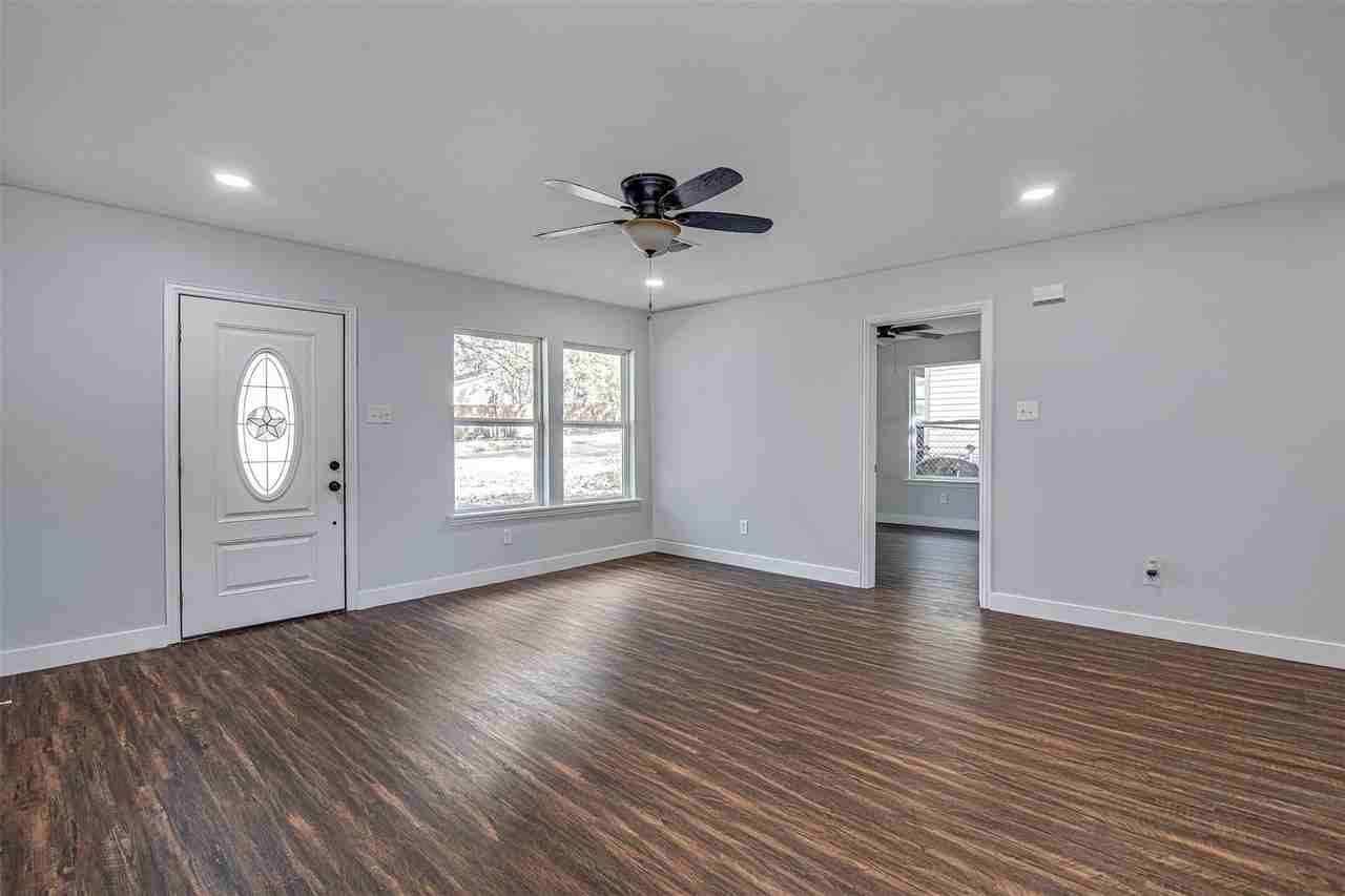 5305 Purdue Ave - Photo 4 of 28