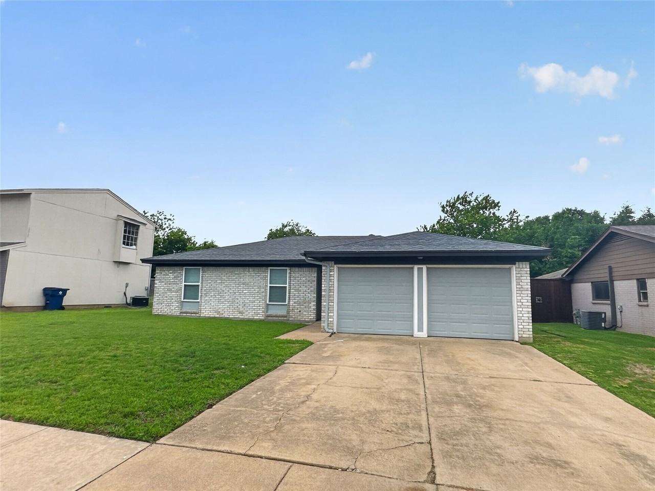 109 N Heights Dr - Photo 2 of 19