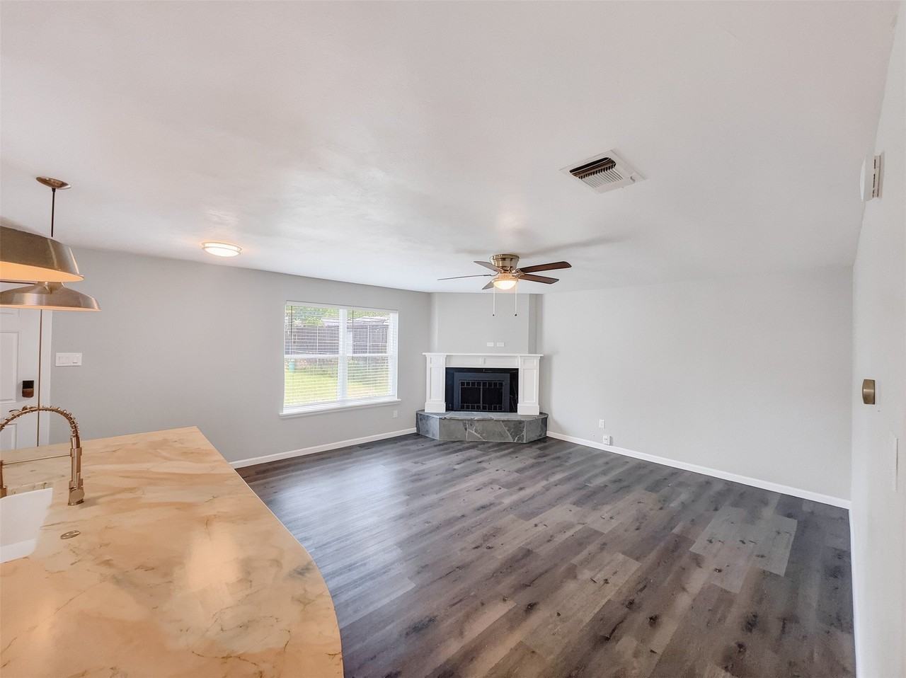 109 N Heights Dr - Photo 5 of 19