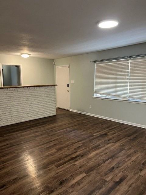 2501 White Oak Ln - Photo 3 of 21