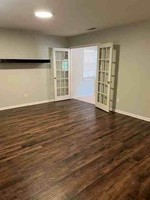 2501 White Oak Ln - Photo 4 of 21
