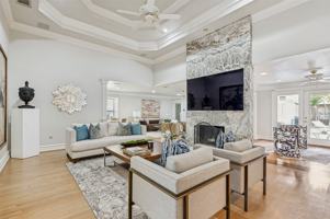 featured image of 5322 W Mockingbird Ln