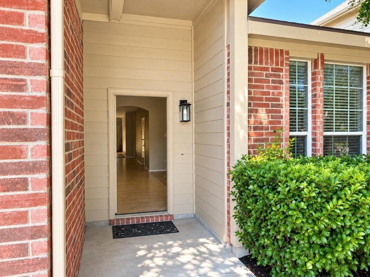 5820 Rubblestone Dr - Photo 2 of 20