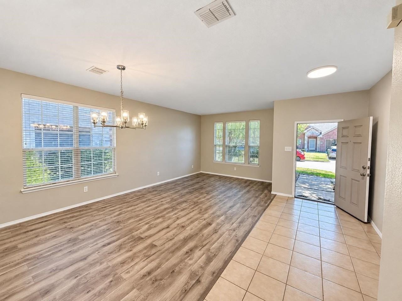 5820 Rubblestone Dr - Photo 4 of 20