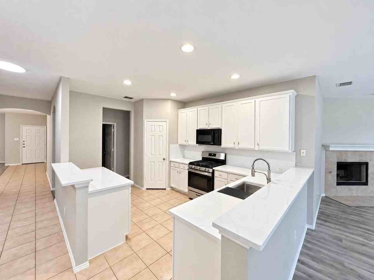 5820 Rubblestone Dr - Photo 6 of 20