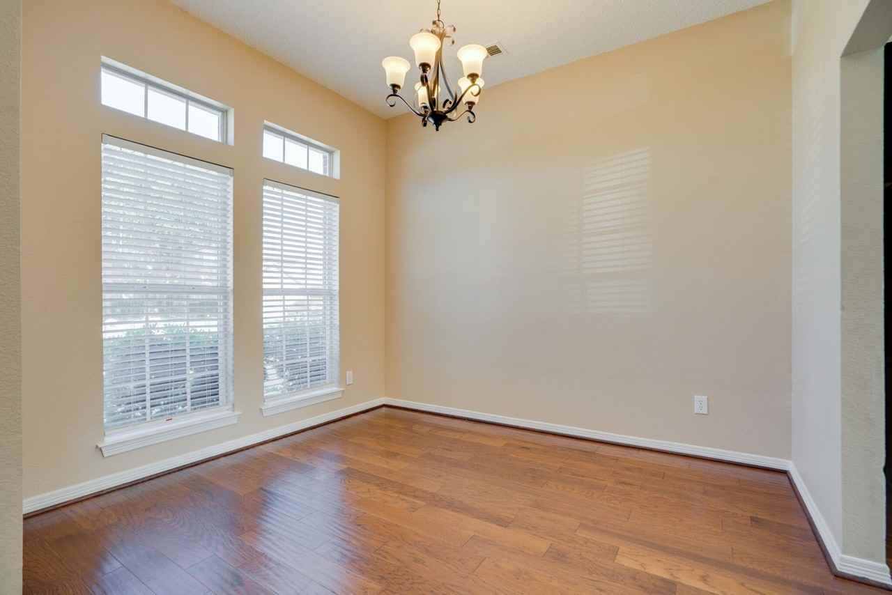 4036 Christopher Way - Photo 6 of 29