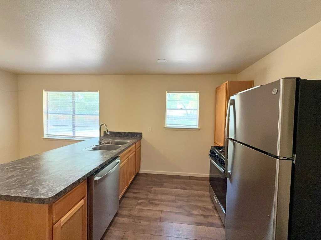 615 Crane Dr - Photo 5 of 18