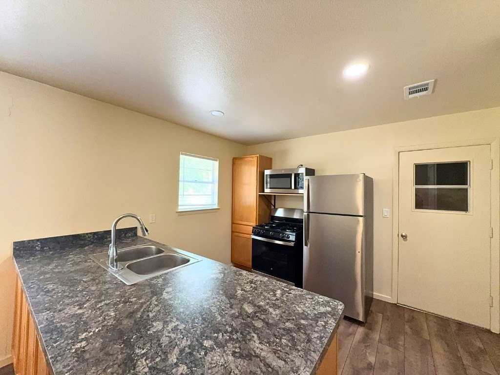 615 Crane Dr - Photo 6 of 18