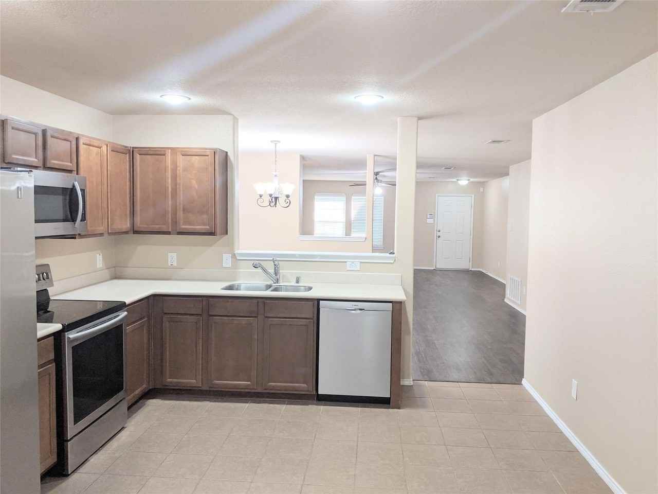 517 Azalea Dr - Photo 7 of 20