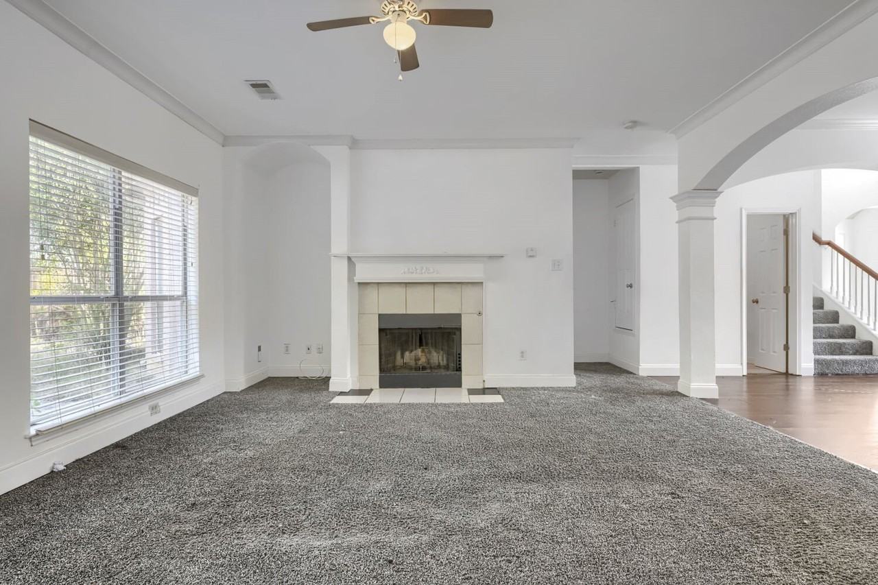 7018 Echo Lake Ct - Photo 3 of 28