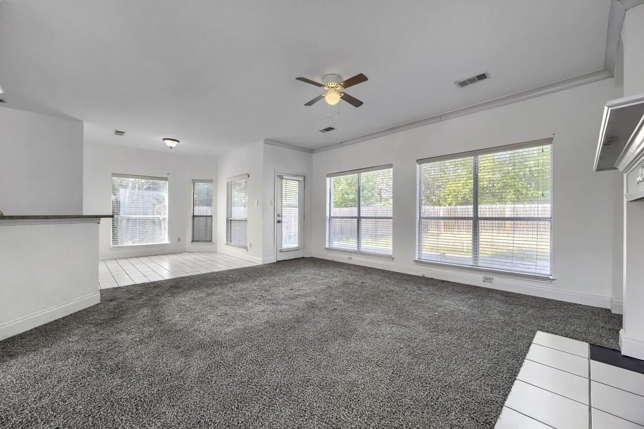 7018 Echo Lake Ct - Photo 4 of 28