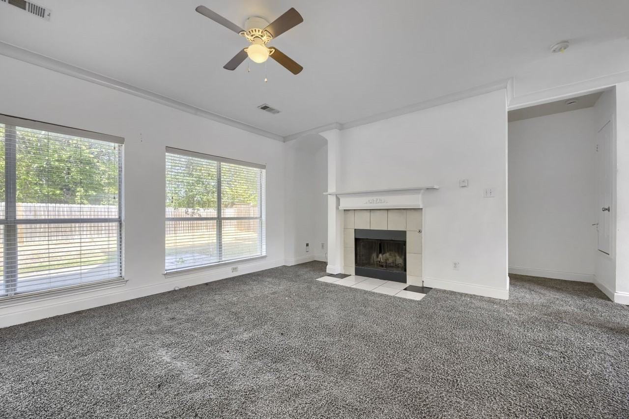 7018 Echo Lake Ct - Photo 5 of 28