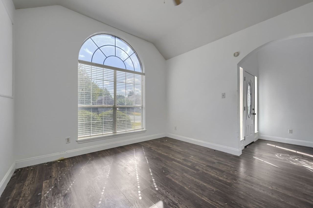7018 Echo Lake Ct - Photo 7 of 28