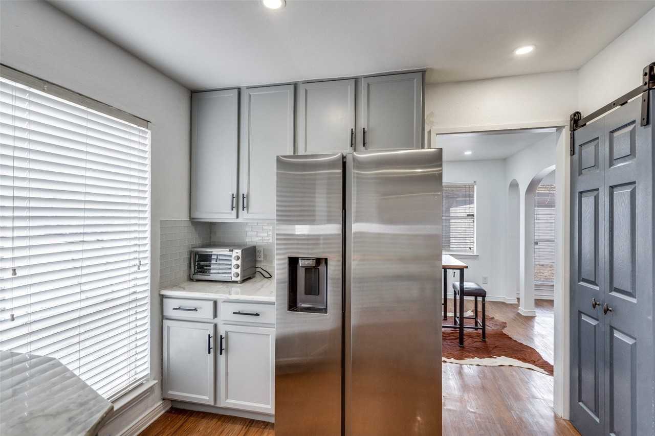 15642 Overmead Cir - Photo 7 of 24