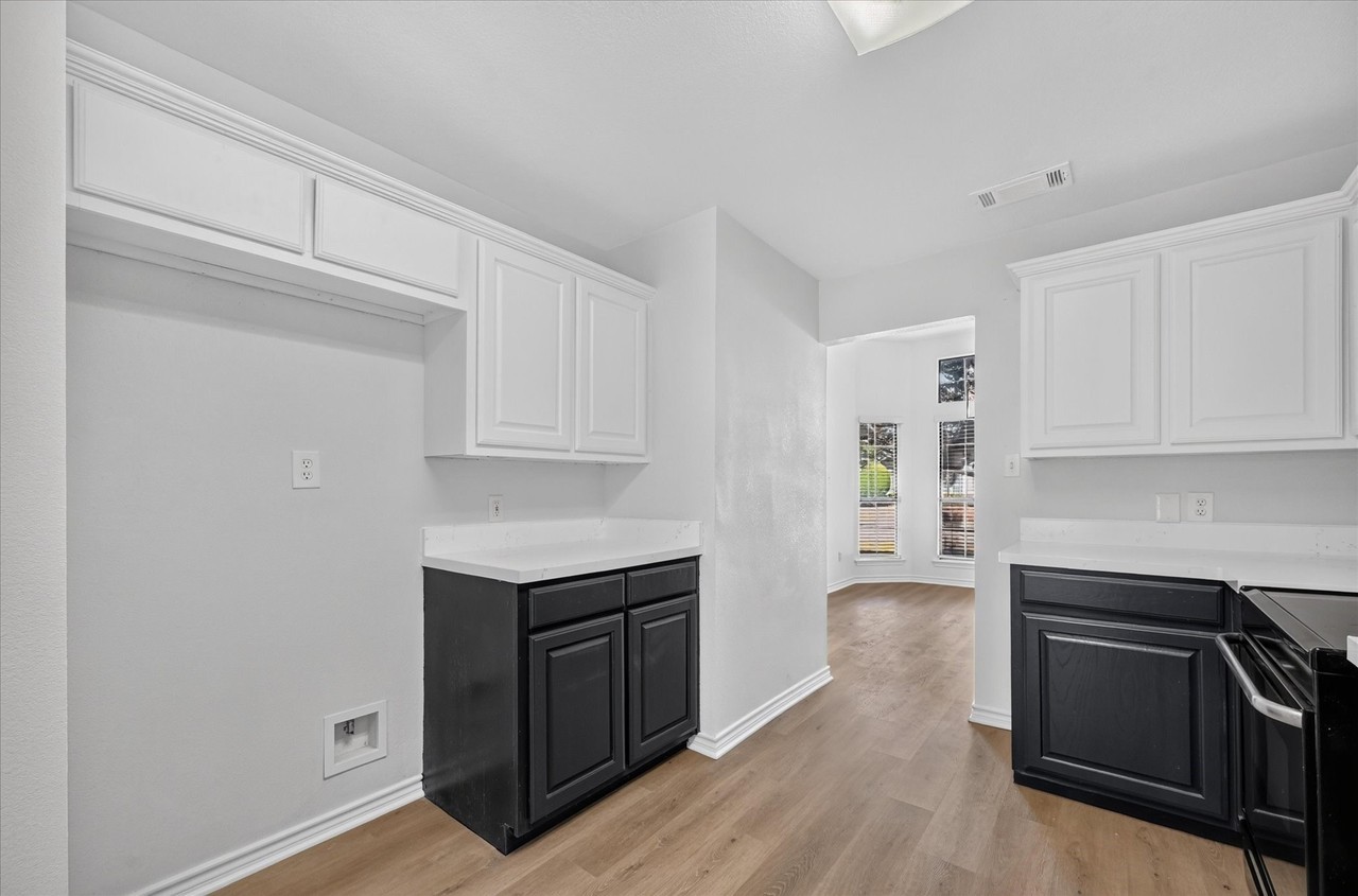 4052 Saint Christopher Ln - Photo 7 of 25