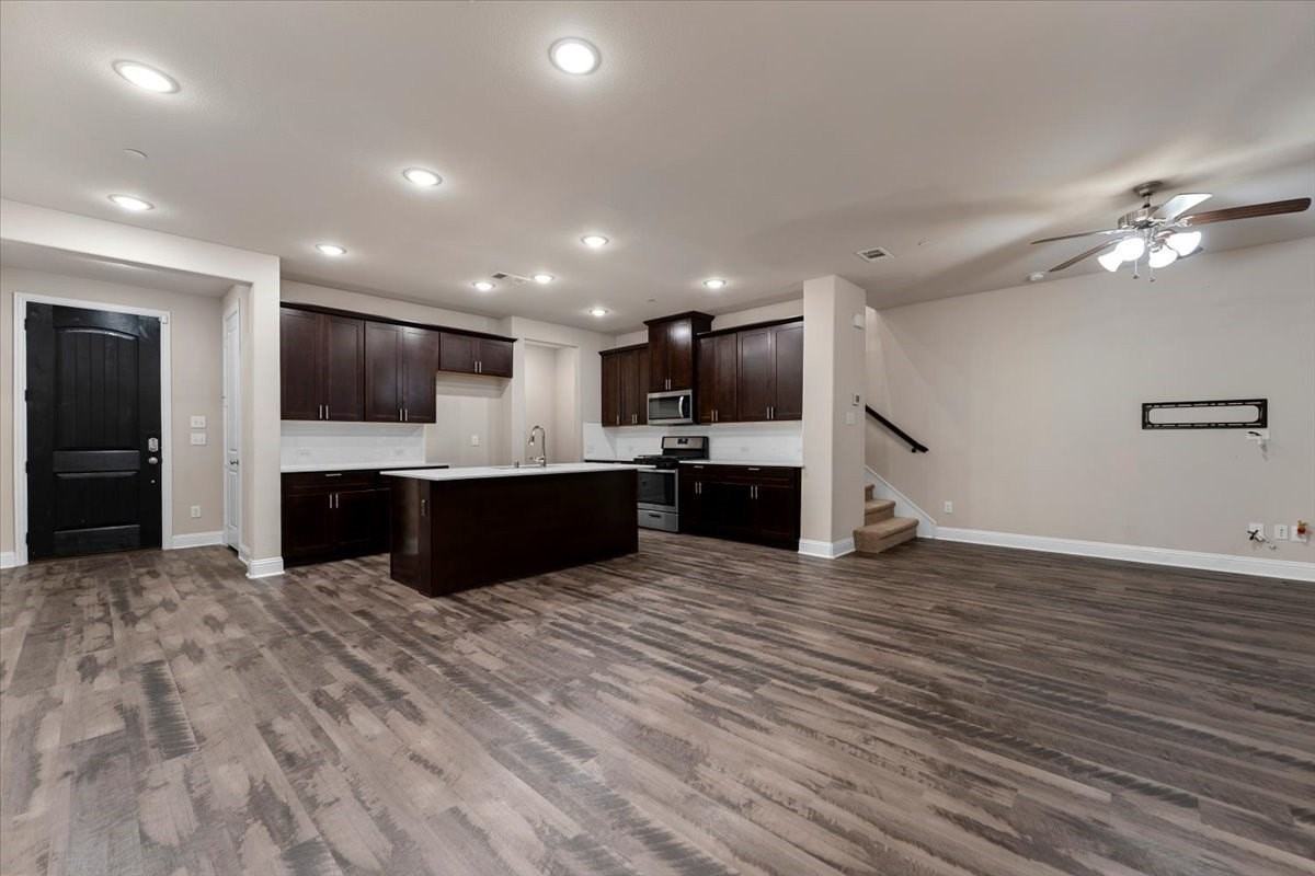 207 Conagree Rd - Photo 4 of 40