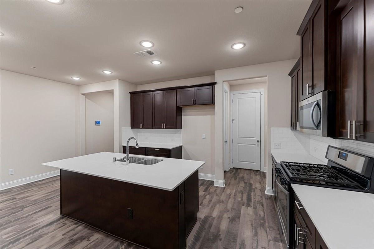 207 Conagree Rd - Photo 6 of 40