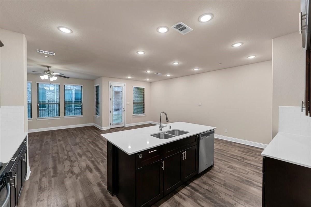 207 Conagree Rd - Photo 7 of 40