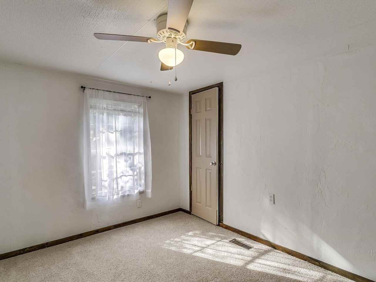 1802 Whispering Oaks St - Photo 7 of 25
