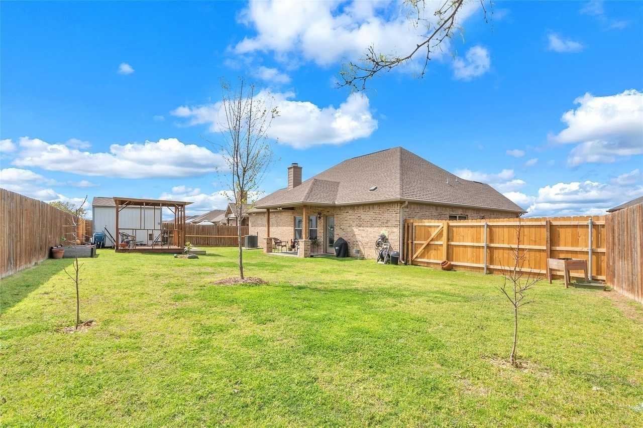 129 Oak Springs Loop - Photo 5 of 32