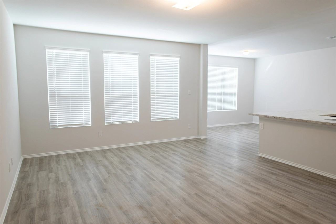 3202 Sonoma Trl - Photo 3 of 10