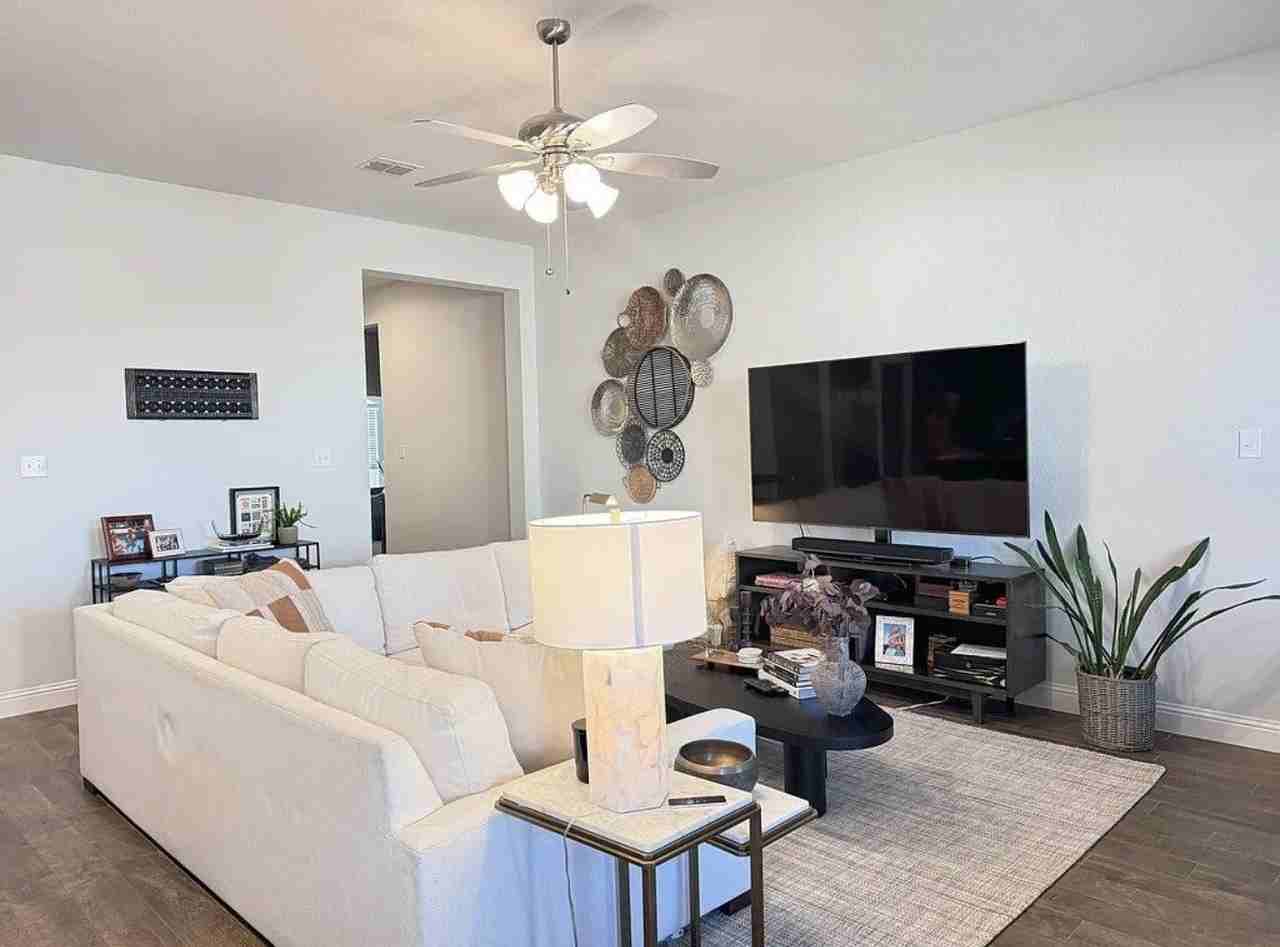 423 Cooper St - Photo 3 of 14