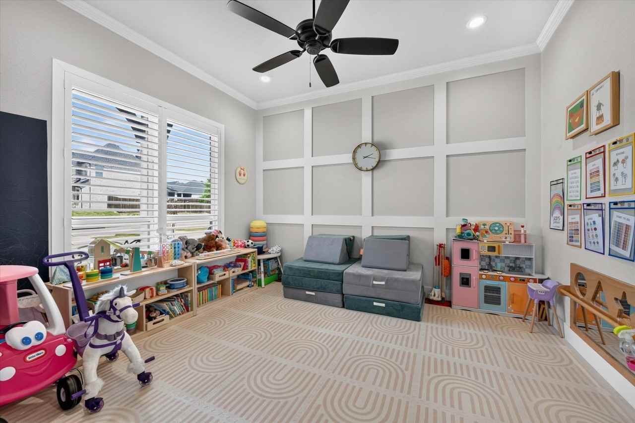 1213 Crown Valley Dr - Photo 5 of 38