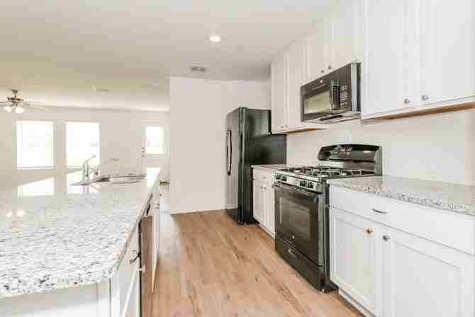 7124 Landings Edge Rd - Photo 6 of 11