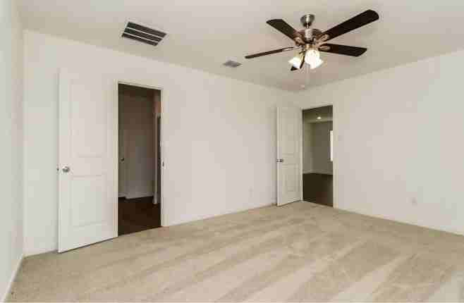7124 Landings Edge Rd - Photo 7 of 11