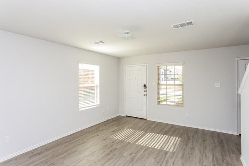 3905 Job Dr - Photo 5 of 14