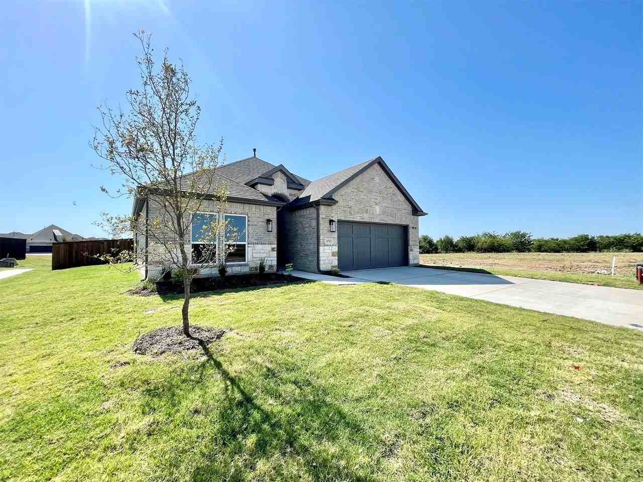 13733 Riola Dr - Photo 3 of 38