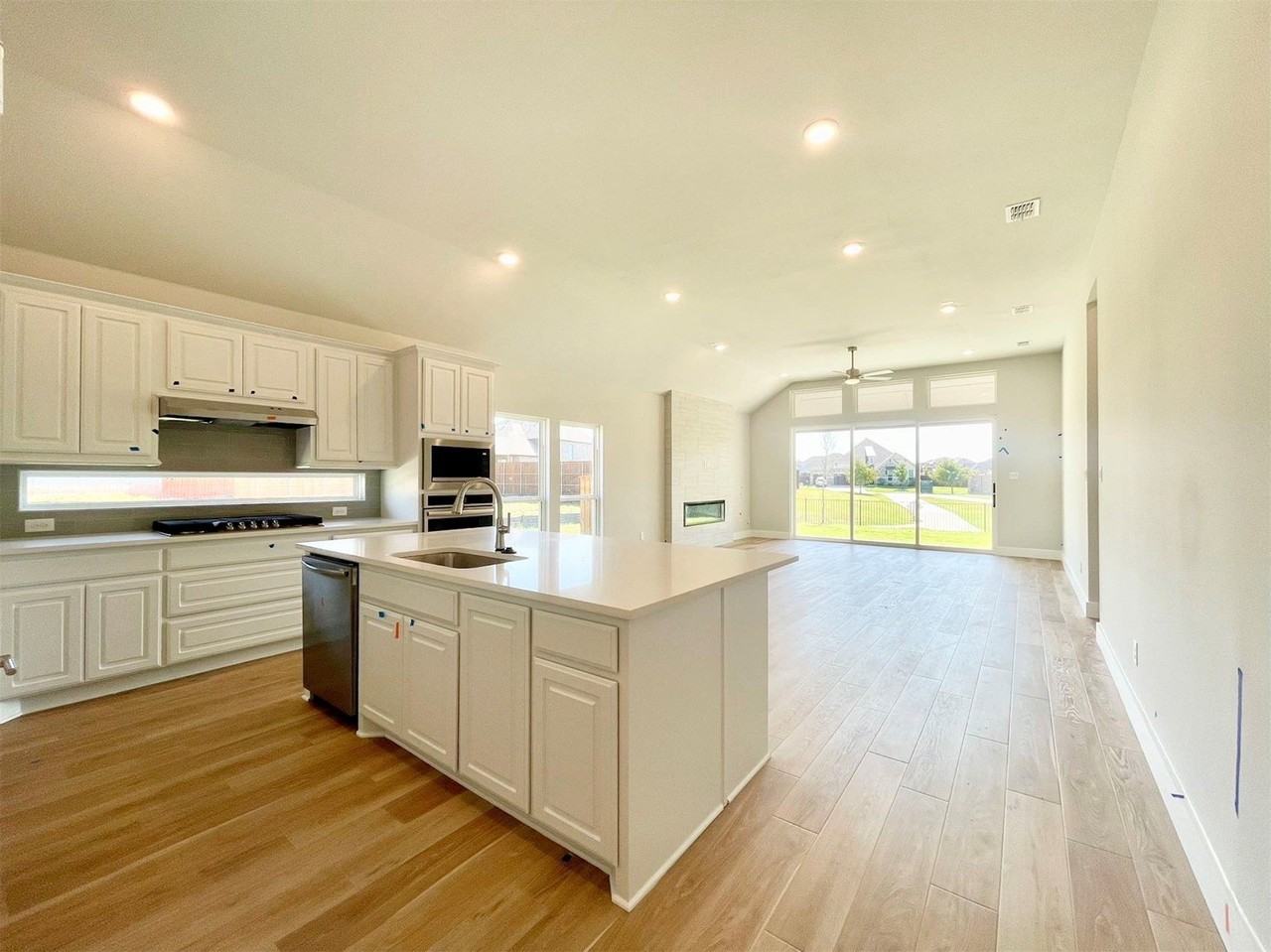 13733 Riola Dr - Photo 7 of 38